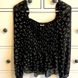 NWT 12 Thompson smocked front floral blouse size large